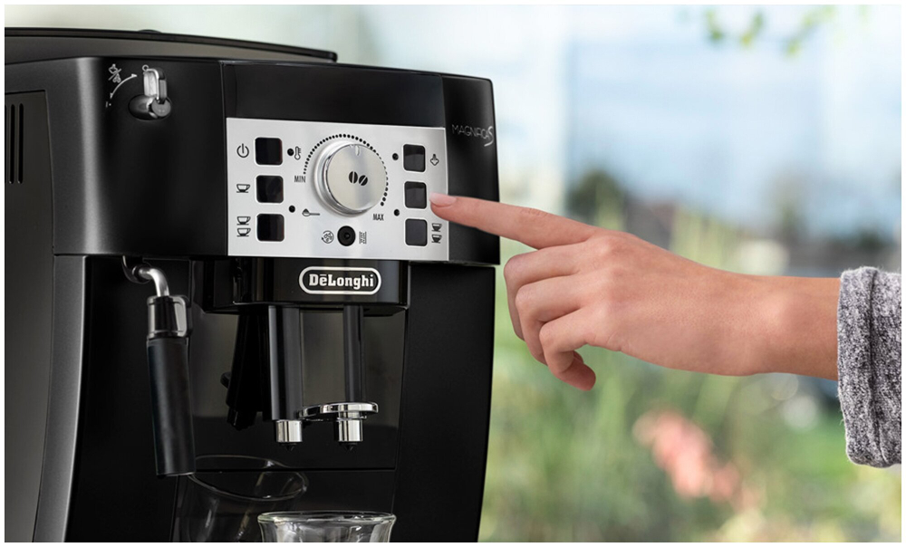 Кофемашина DeLonghi ECAM 22.110.B черная (ECAM 22.110.B )