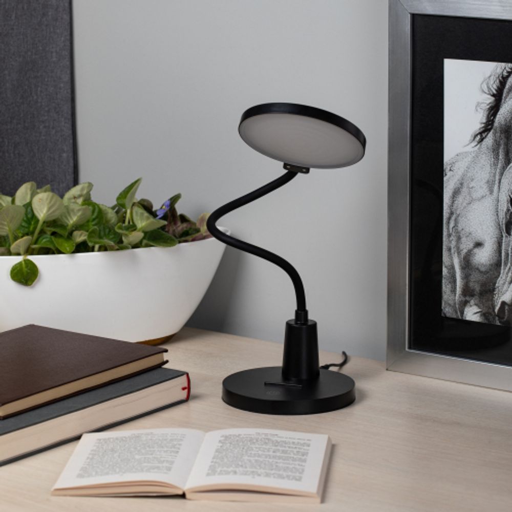 Настольный светильник ЭРА NLED-501-10W-BK светодиодный черный | Светодиодные настольные лампы