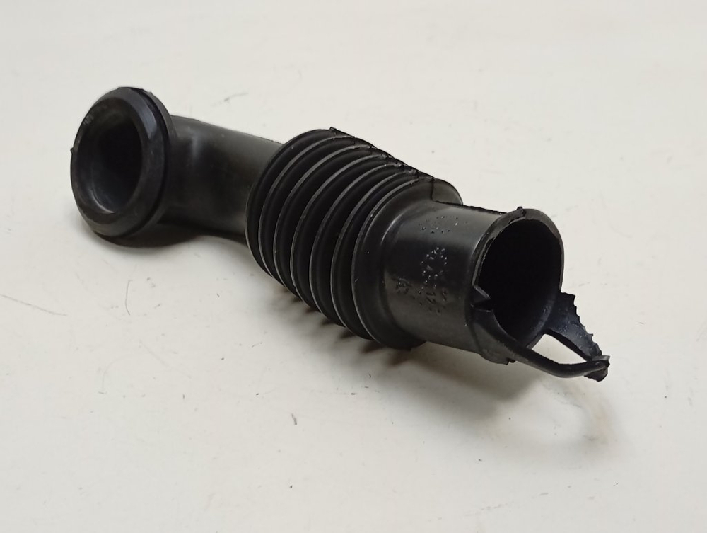 IWUB4085CIS кт59 Заливной патрубок для стиральной машины Indesit 230003360 б/у