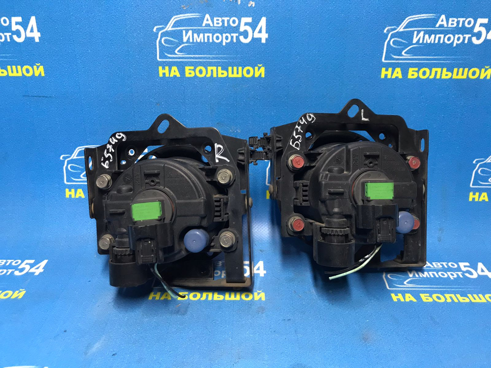 Туманка левая MITSUBISHI OUTLANDER 2005-2009