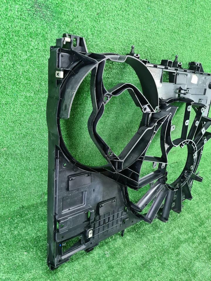 Диффузор вентилятора RR Vogue 4 L405 (2012-2022)