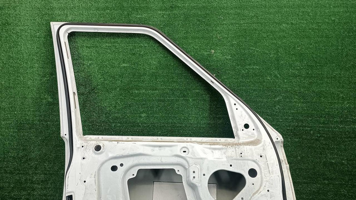 Дверь передняя левая LR Discovery 3 4 (2004-2016)