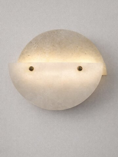 Стильное настенное бра из натурального камня