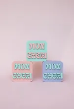 Купить Свеча Unification Love Mon Cheri лиловая (Черная смородина) Свеча Unification Love Mon Cheri лиловая (Черная смородина)