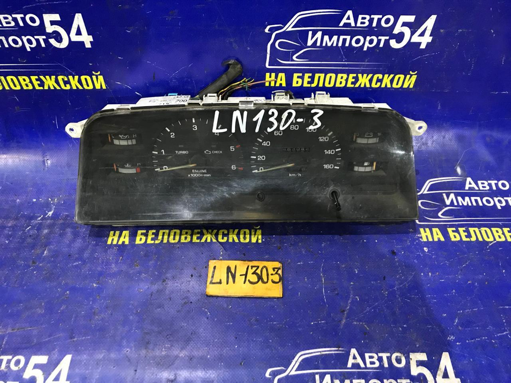 Щиток приборов TOYOTA HILUX SURF 1992