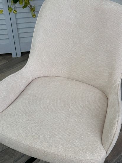 Стул ЛУИДЖИ ДАНС 180 град. поворотный, NORDIC 11 Молочный / Черный каркас