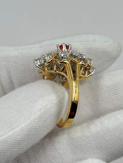 Кольцо с кристаллами