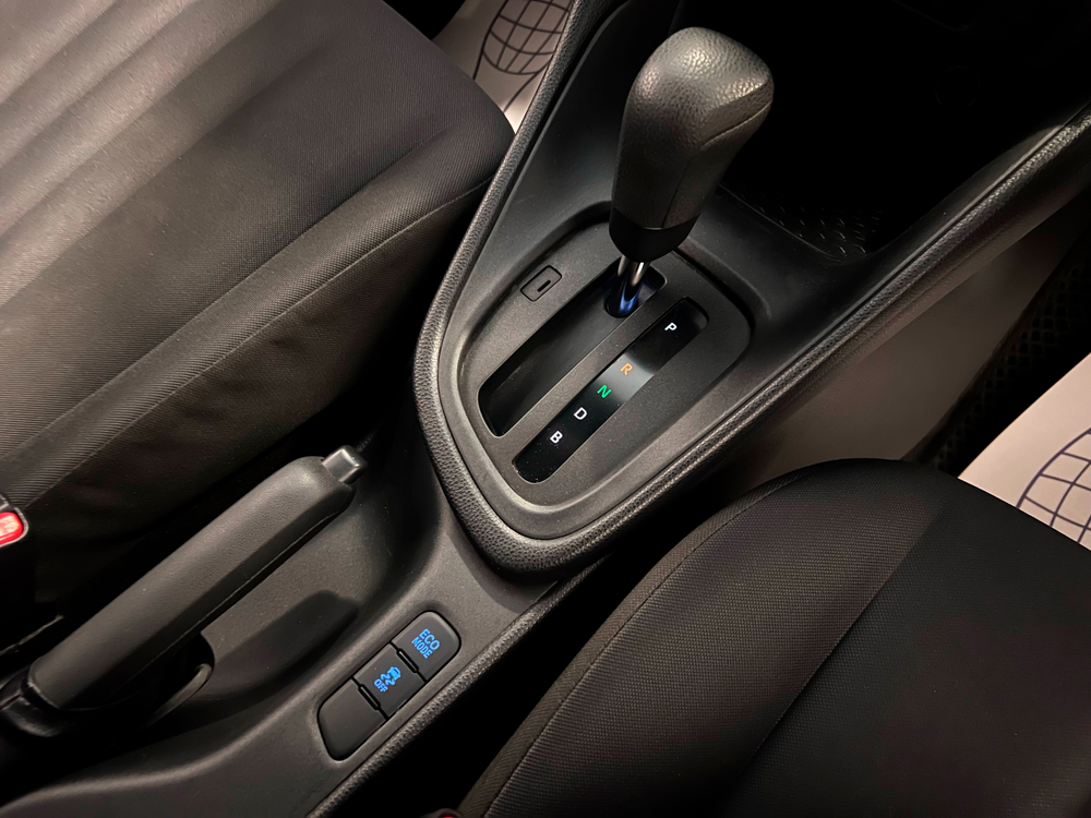 Toyota Yaris, 2020 год