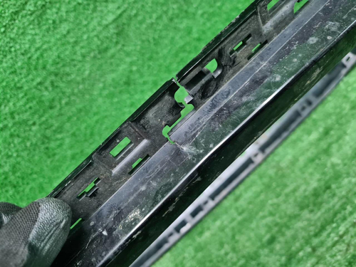 Накладка решетки радиатора Audi Q8 (2018-2023)