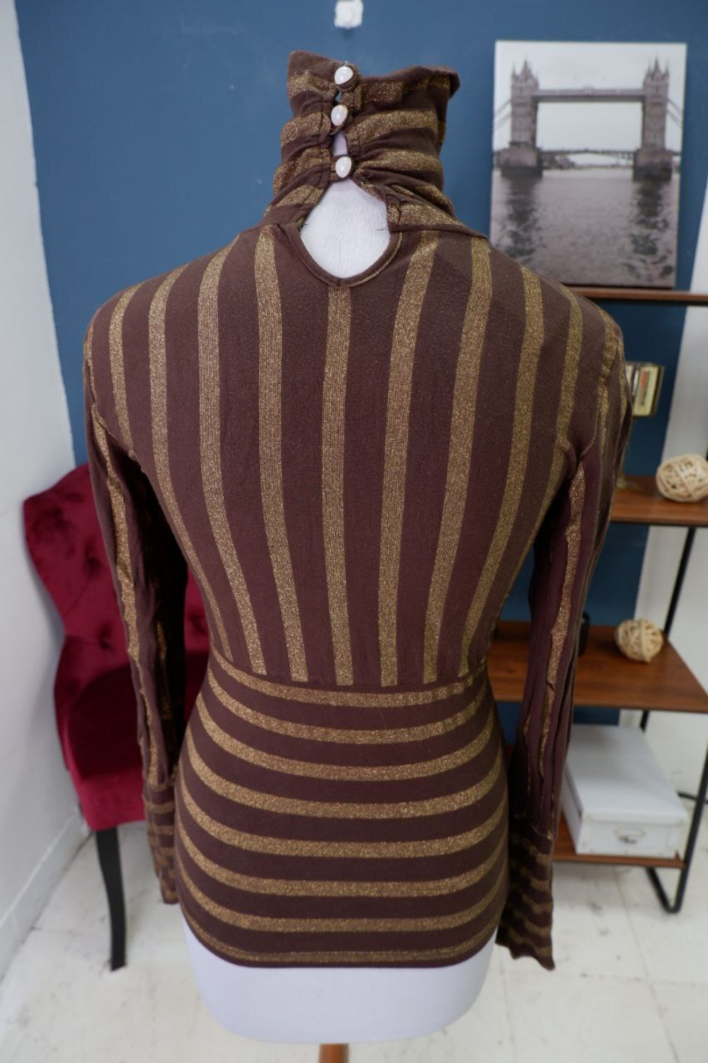 Джемпер с воротником 40 размер