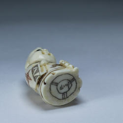 Нэцкэ Молодой монах с четками