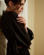 Блуза из вискозы с кружевной лентой черный