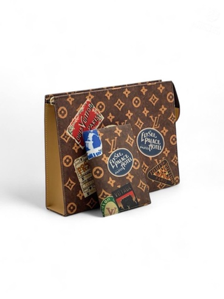 Клатч Louis Vuitton Voyage