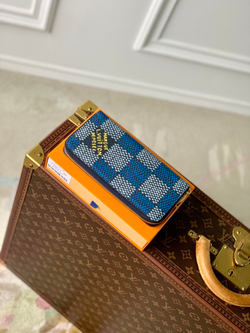 Louis Vuitton Zippy Vertical Wallet