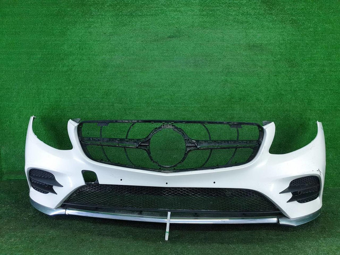 Бампер передний Mercedes GLC X253 15-19 В сборе