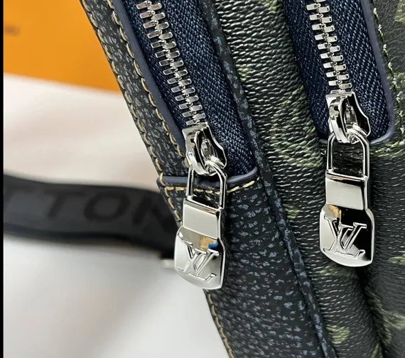Сумка-слинг Louis Vuitton Avenue NM канва Monogram Macassar Dark Green