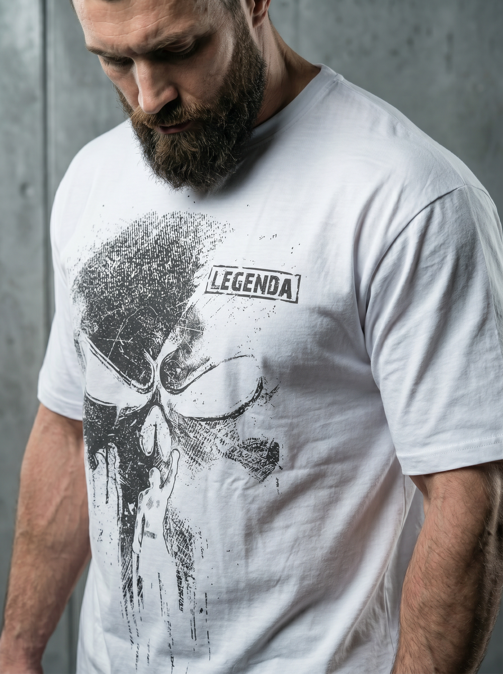 Футболка спортивная хлопковая мужская белая LEGENDA Череп Каратель