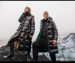 Пуховик Moncler