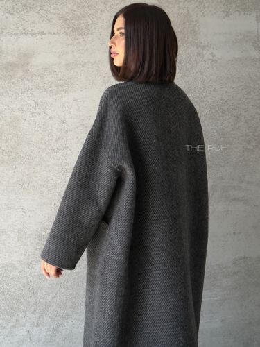 Графитовое пальто с шарфом