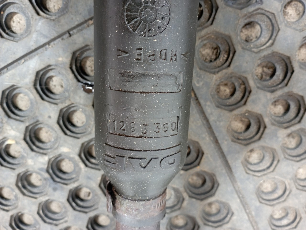 Цилиндр подъема кабины