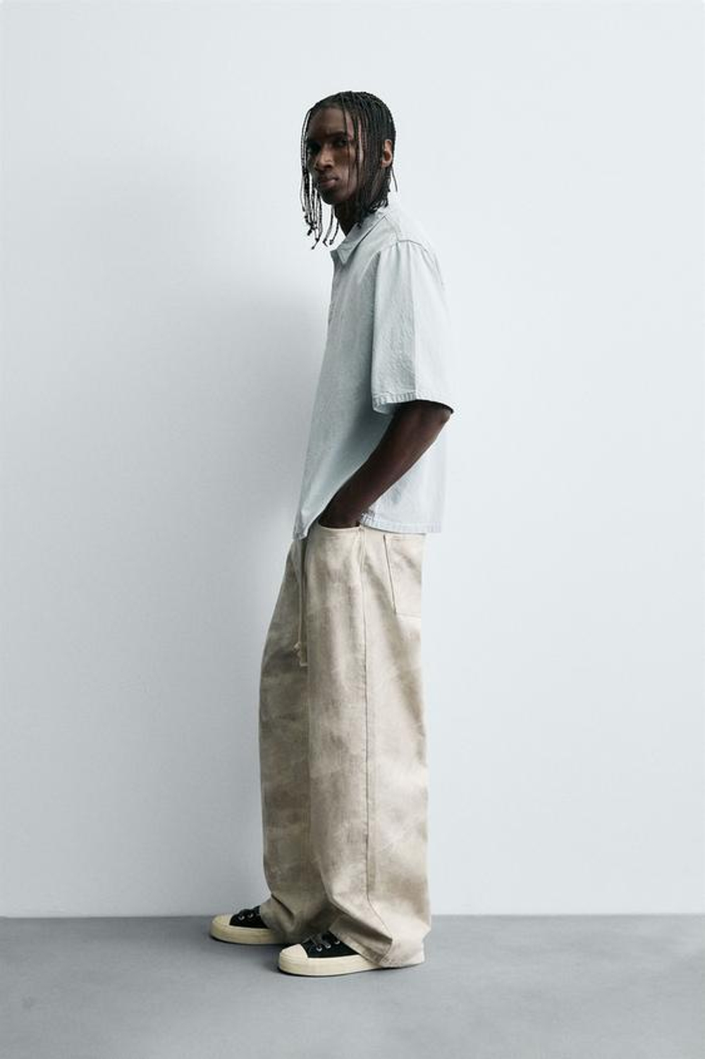 ZARA ДЖИНСЫ BAGGY FIT, С ПРИНТОМ