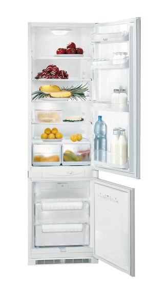 Встраиваемый холодильник Hotpoint-Ariston BCB 331
