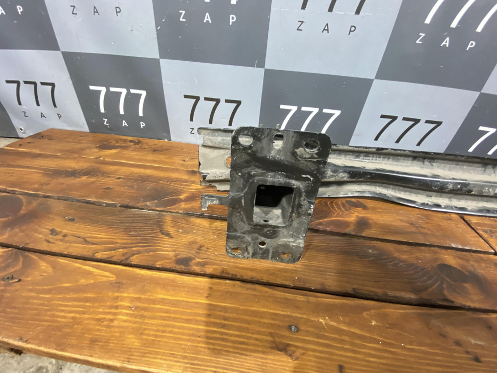 Усилитель заднего бампера Volkswagen Tiguan 2 16-нв Б/У Оригинал 5NA807586