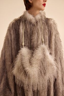 Муфта (Snow Queen), серо-белая