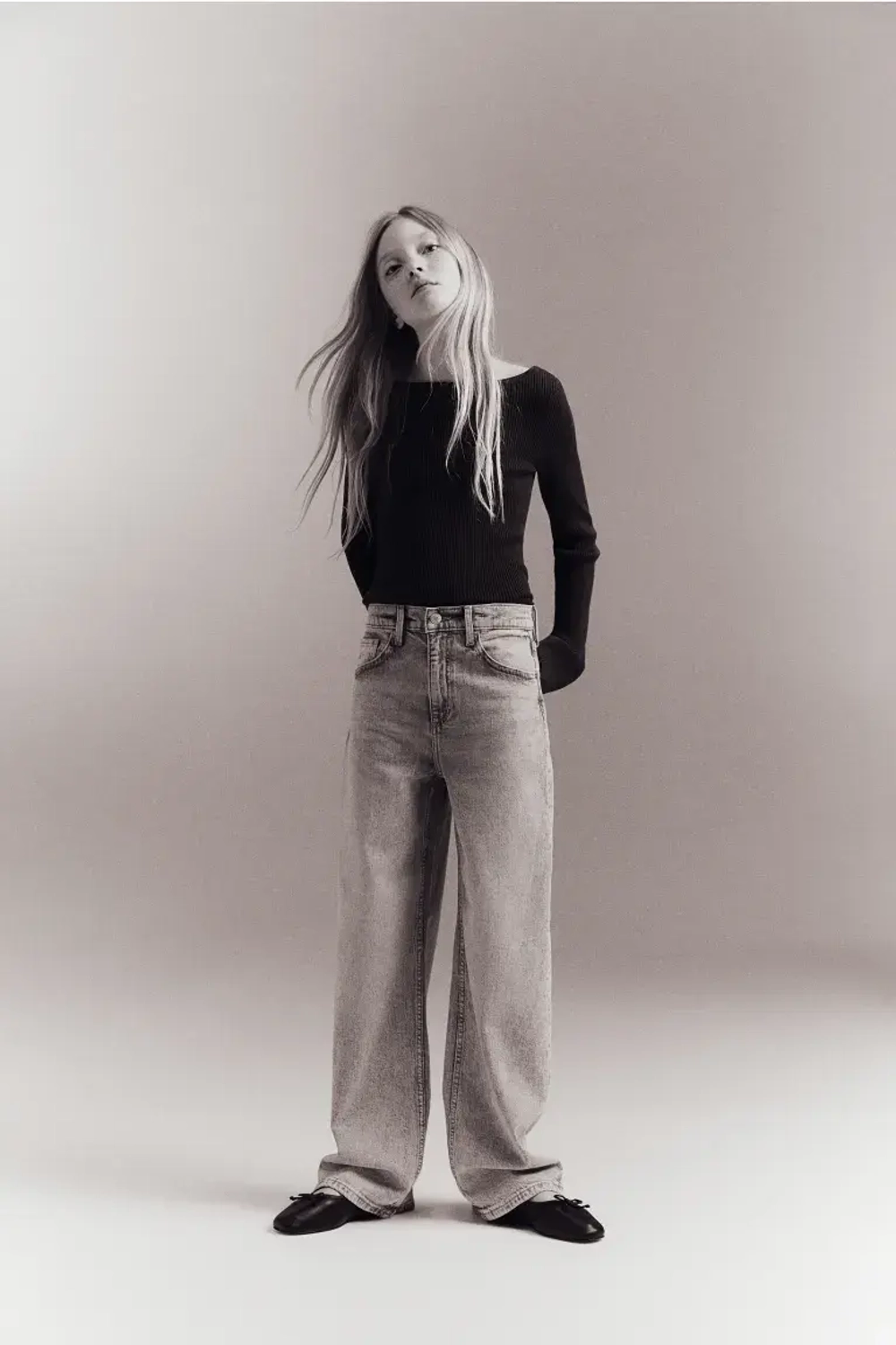 H&M Джинсы с эффектом потертости, голубой