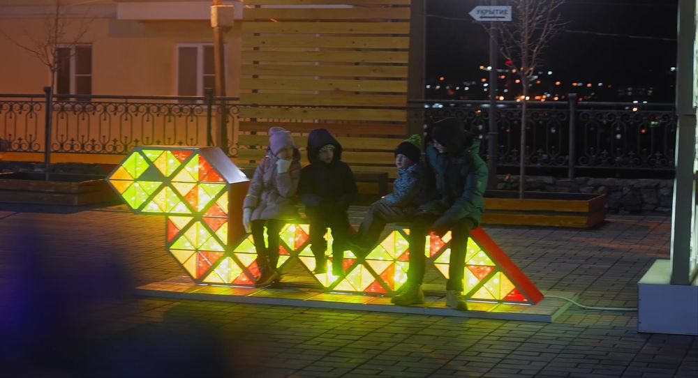 Скамейка "Змейка" световая