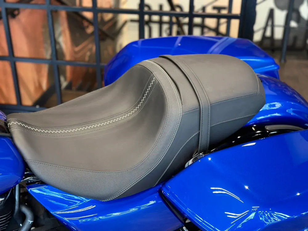 STREET GLIDE SPECIAL, 2024 (Blue Burst/Black Trim)