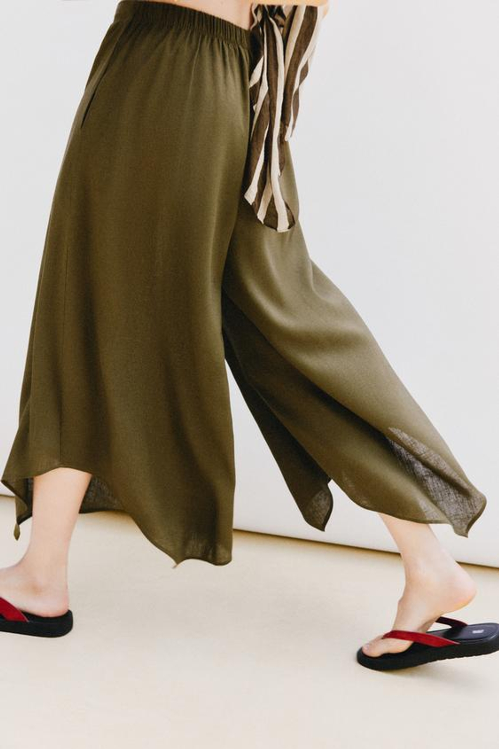 ZARA АСИММЕТРИЧНЫЕ БРЮКИ-КЮЛОТЫ, ХАКИ