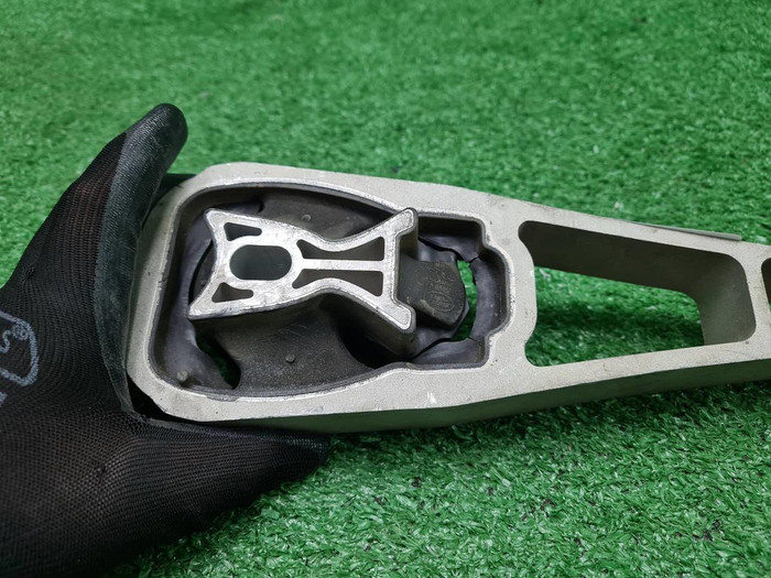 Подушка ДВС Land-Rover Discovery Sport (2019-н.в.)