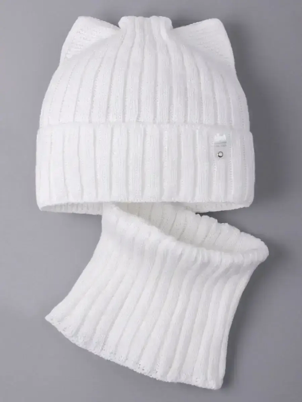 Шапка для девочки осенняя c ушками и снуд