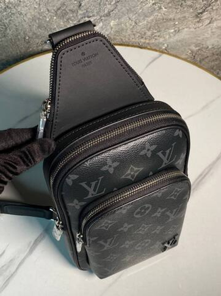 Сумка-мессенджер Louis Vuitton