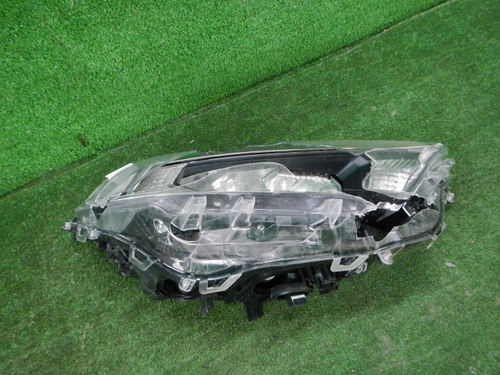 Битая Фара правая Toyota RAV4 5 XA50 (2018-н.в.) LED
