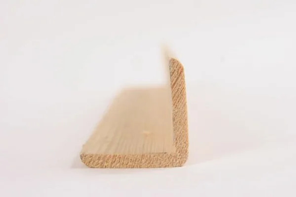 Уголок деревянный 35*35