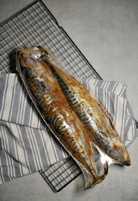 Скумбрия атлантическая, потрошенная, с головой, в маринаде по-гречески
