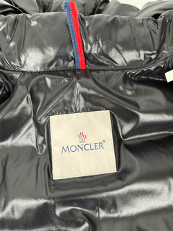 Пуховик Moncler