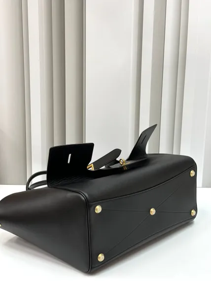 Сумка BALENCIAGA Bel Air Carry All Bag черный/золото