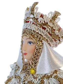 Кукла фарфоровая Царица в праздничном одеянии