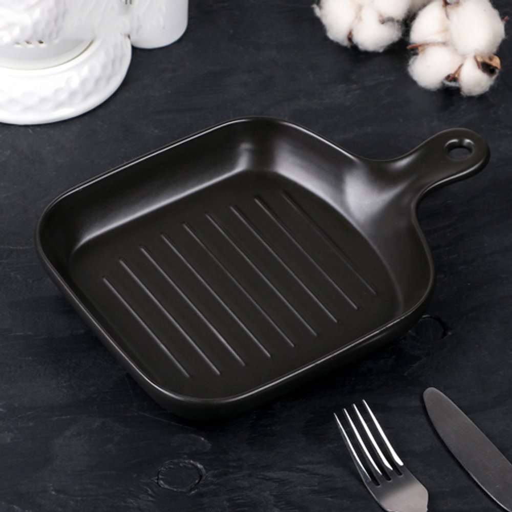 Блюдо для подачи "Сковорода-гриль" 23х16,5х3,7 см, черная арт.3740903 г.Екатеринбург