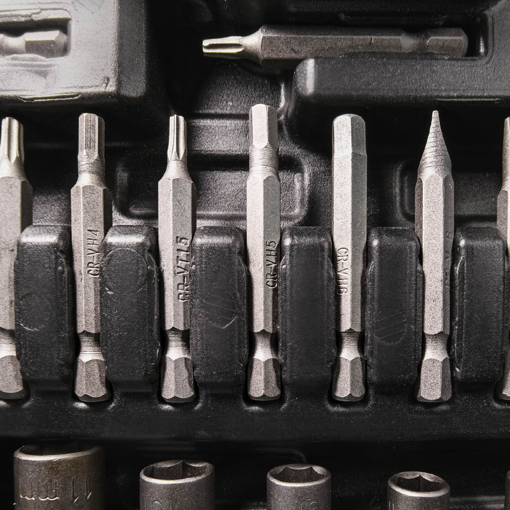 Набор ручного инструмента BORT BTK-138