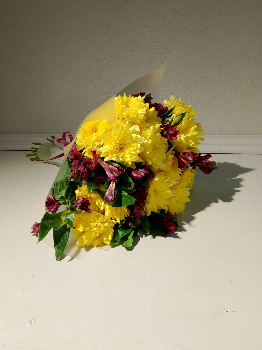 Букет из хризантем и альстромерии (С0033)