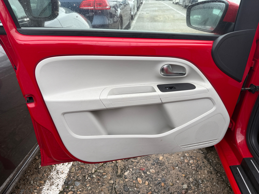 Volkswagen up!, 2013