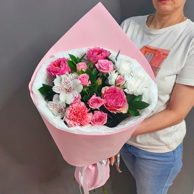 Авторский букет в розовой гамме