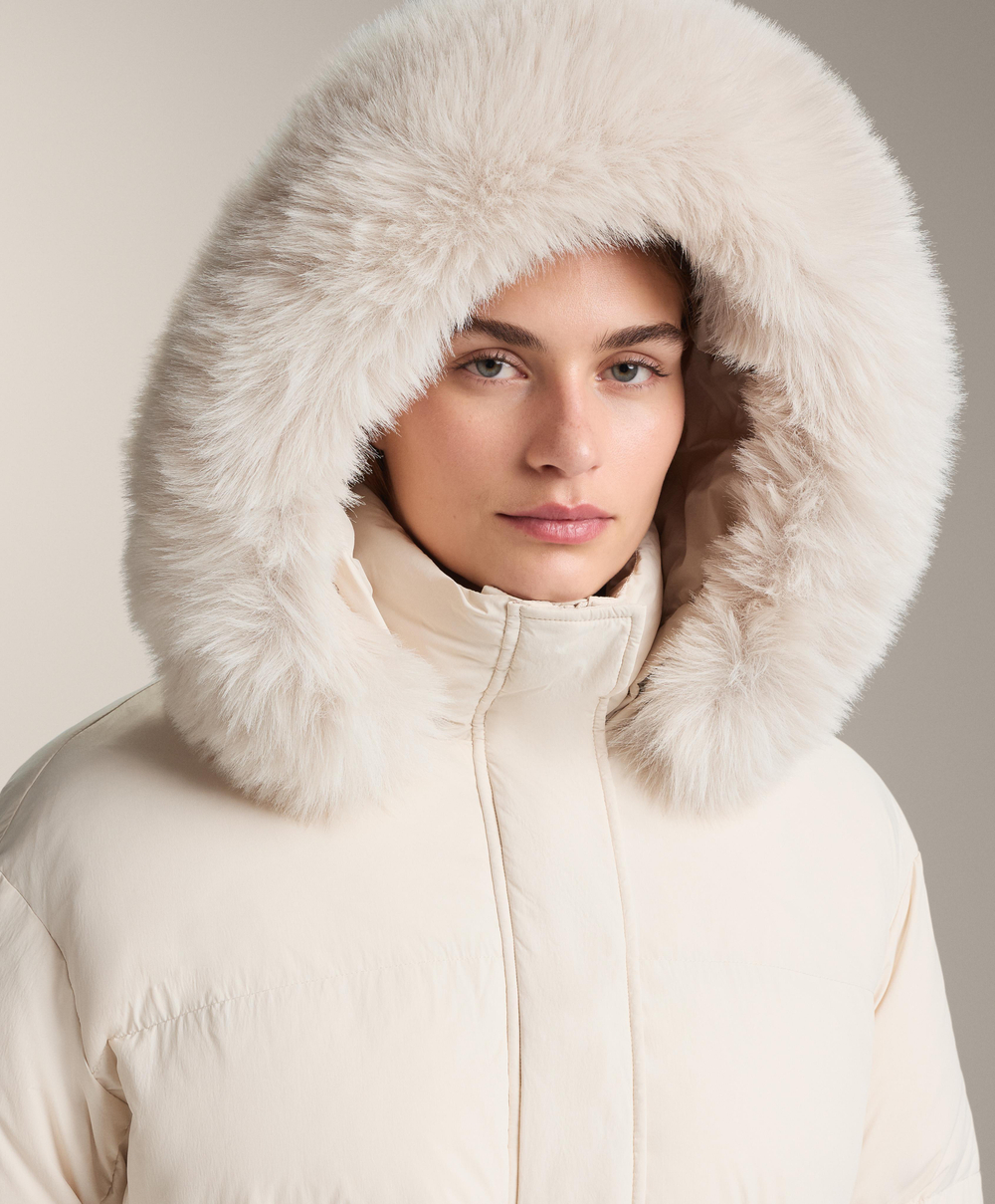 Oysho Короткий пуховик с наполнителем из 100%-го пуха, экрю