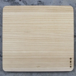 Tojiro Разделочная доска 35x33x2 см из древесины павловнии
