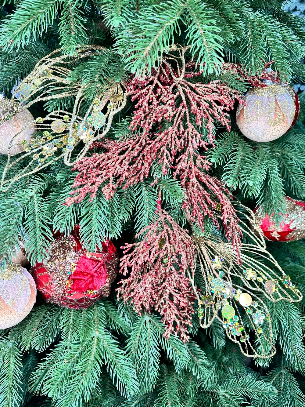 Веточка с листьями 84см ChristmasDeLuxe premium collection красно-коричневая