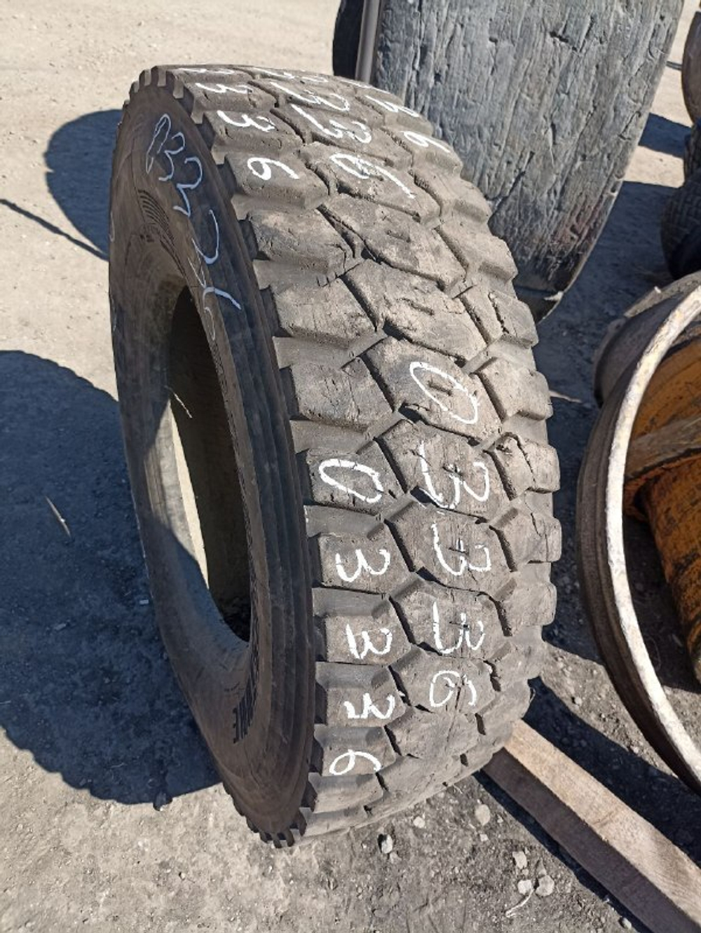 315/80R22.5 Bridgestone L355 шина б/у